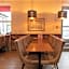 GOLF View Hotel & Macintosh Restaurant