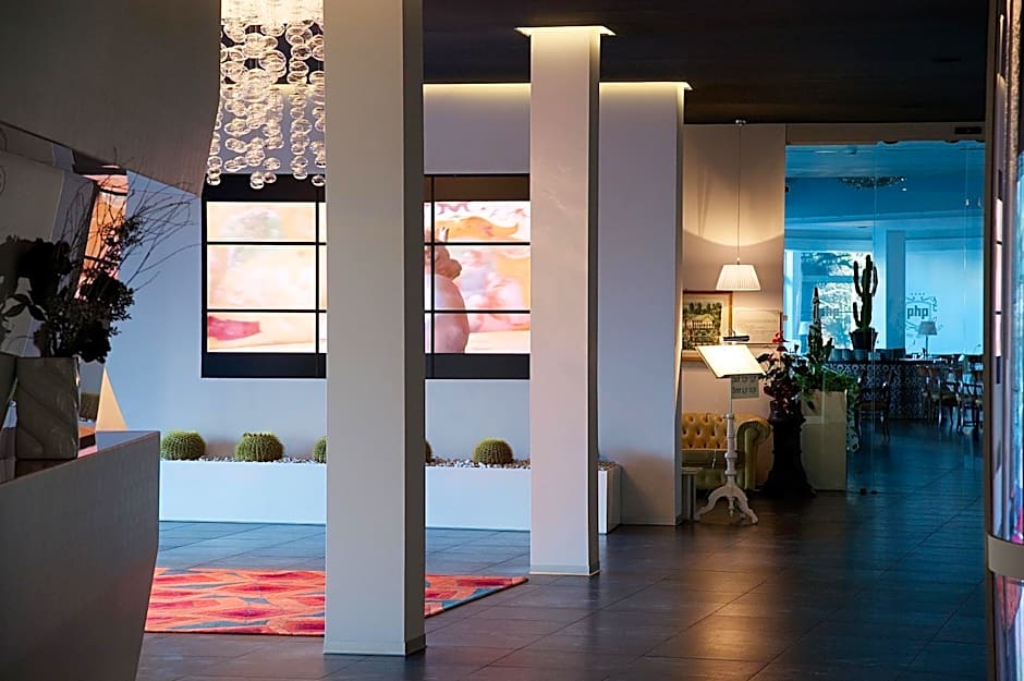 Panoramic Hotel Plaza