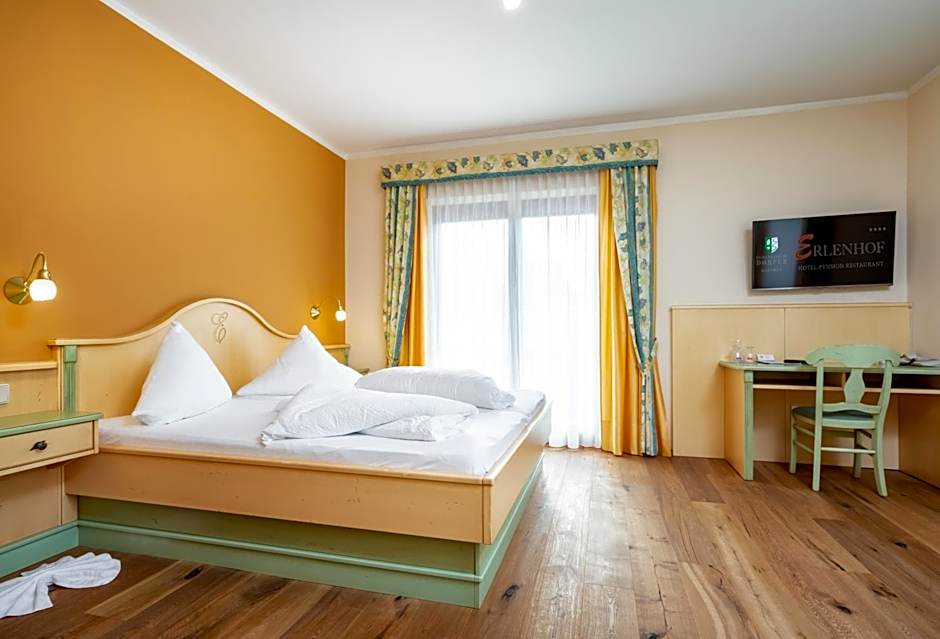 Photo 1 of 10 of Double Room