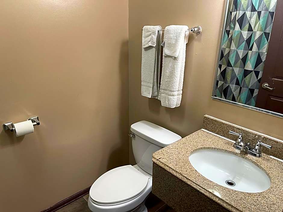 Economy Inn & Suites
