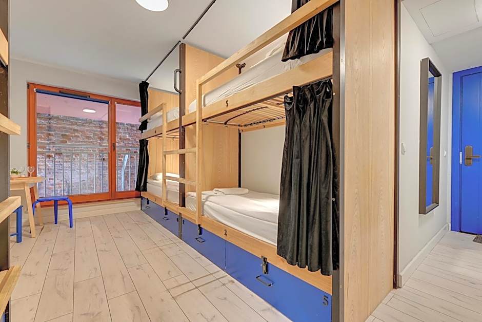 WaterLane Island Hostel&Apartments