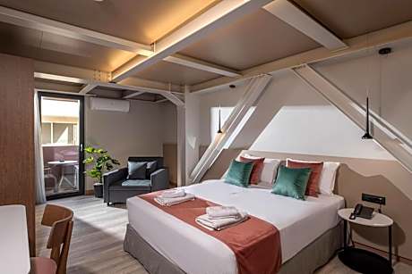 Triple Room with Balcony