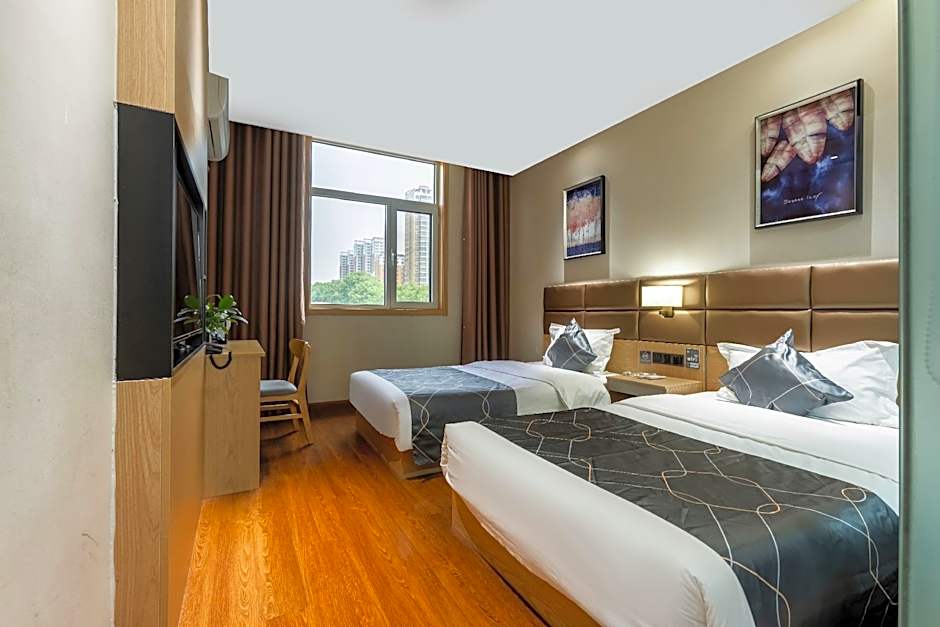 Chonpines Hotel·Jining Railway Station Wanda Plaza