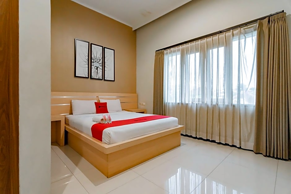 RedDoorz near Lembang Park & Zoo 2