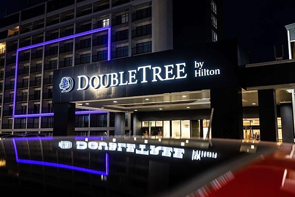 DoubleTree by Hilton Calgary North