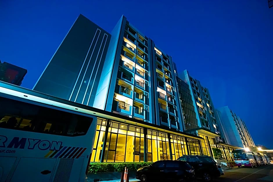 O2 Grand Suvarnabhumi Airport