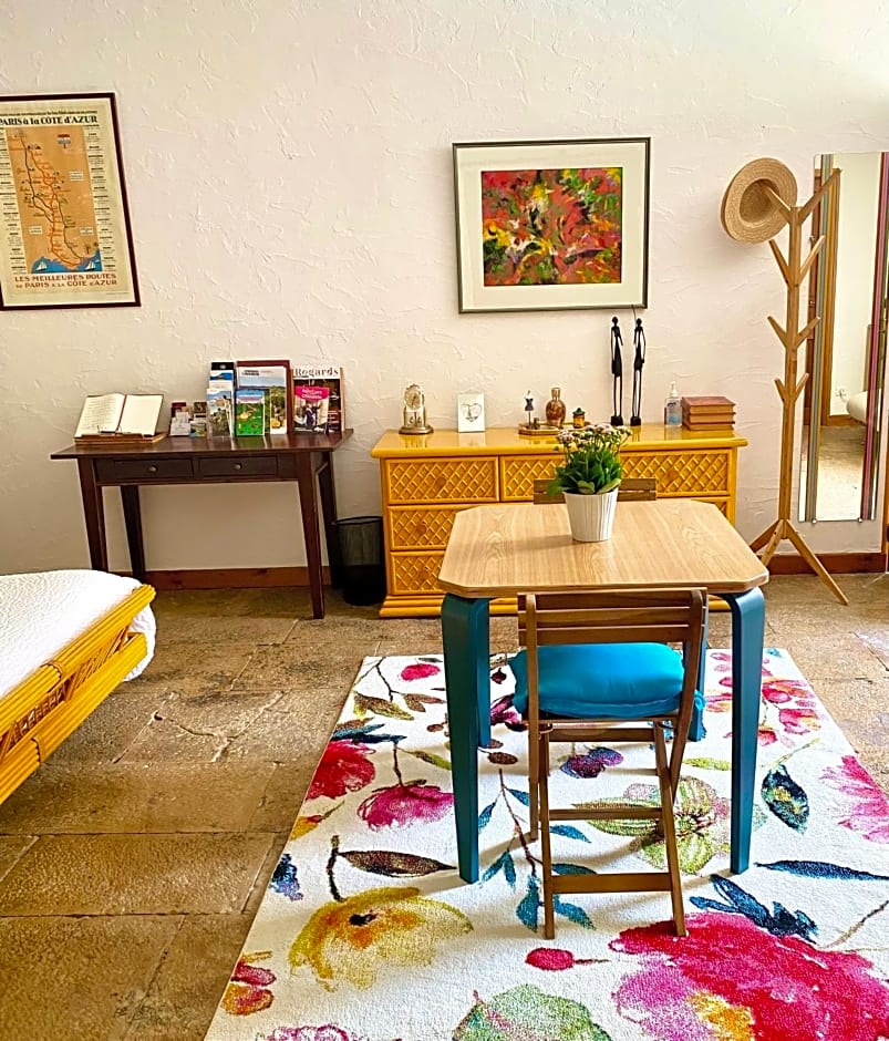 "LE JARDIN" Chambre de charme, piscine a Meursault