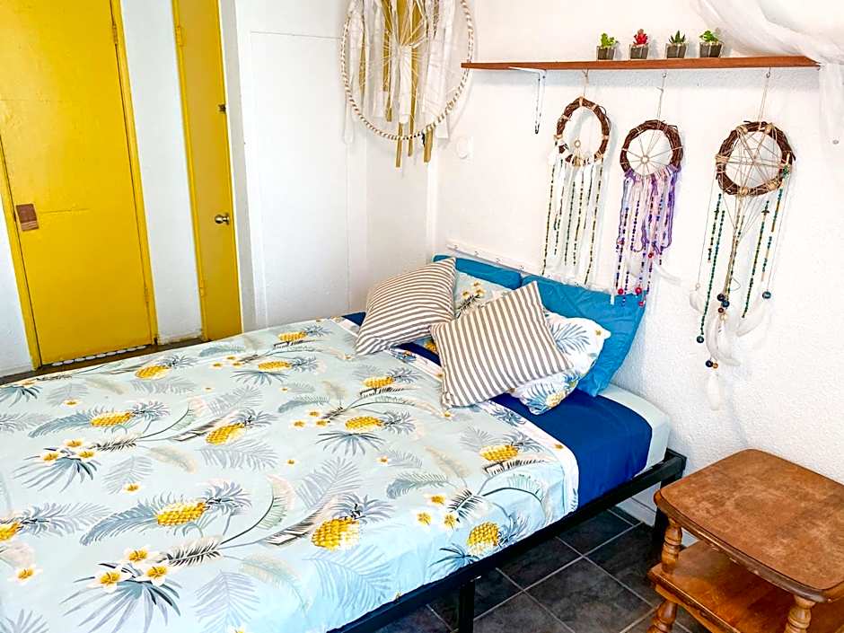 ITH Beach Bungalow Surf Hostel San Diego Adults Only