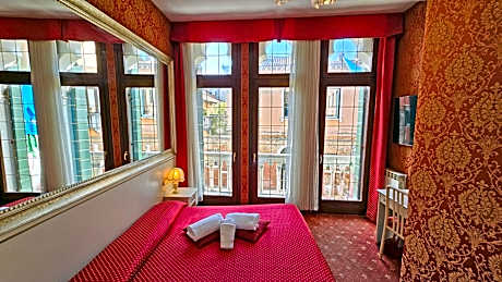 Superior Double or Twin Room with Canal View