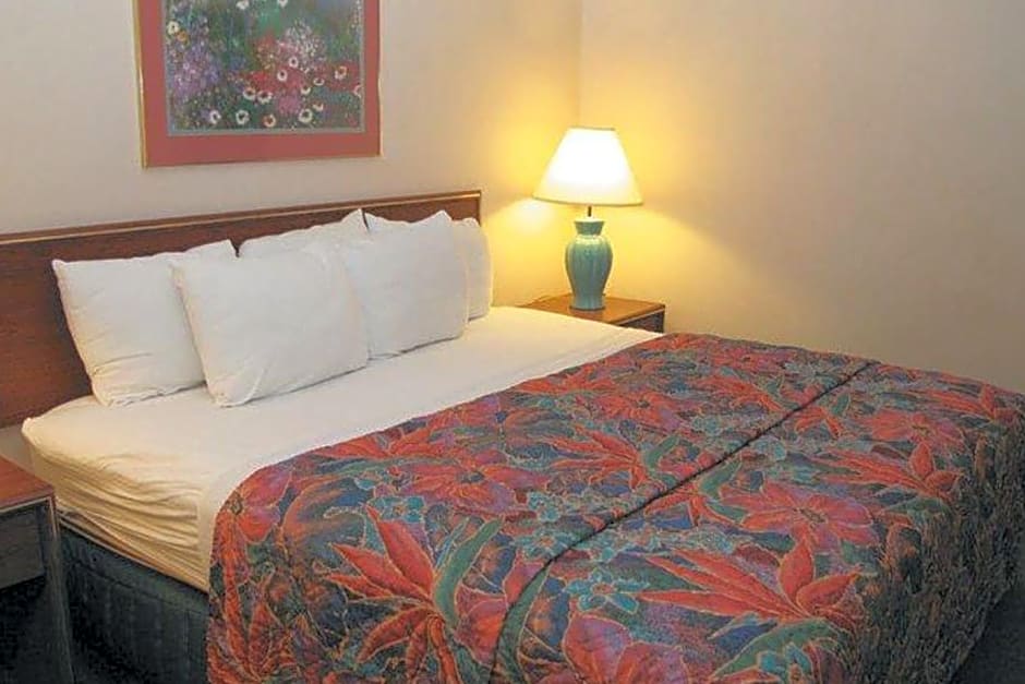 Norwood Inn & Suites Indianapolis East Post Drive