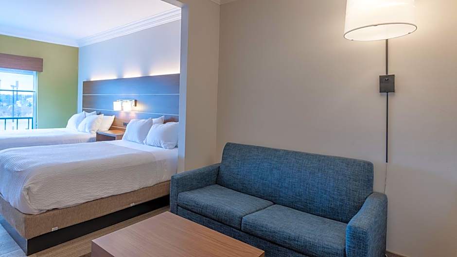 Holiday Inn Express & Suites Macon - I-475 by IHG