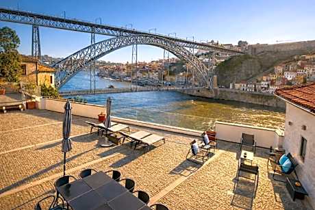 Bridge It - Suites & Views