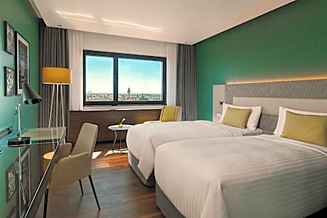 Grand Deluxe Guest Room Two Twin/Single Beds with City View