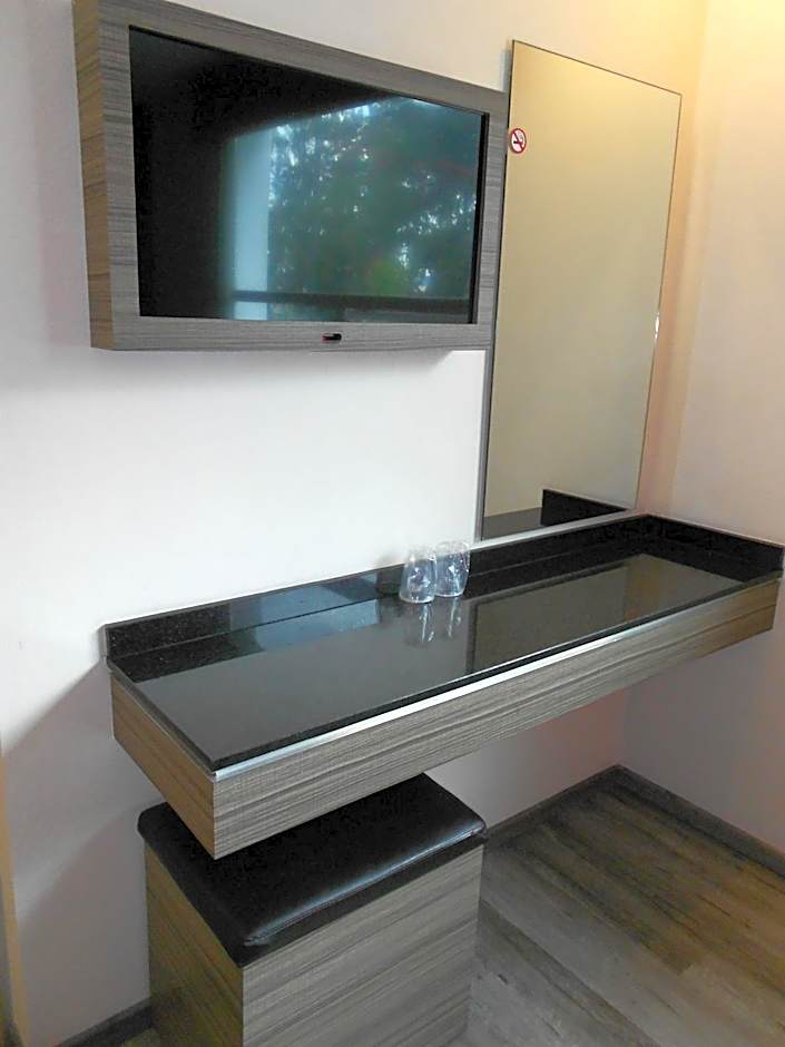 Hotel Dharma