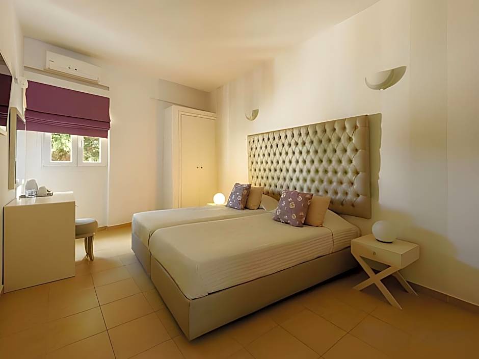 Daedalus Hotel