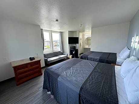 Two Queen Beds - Non Smoking