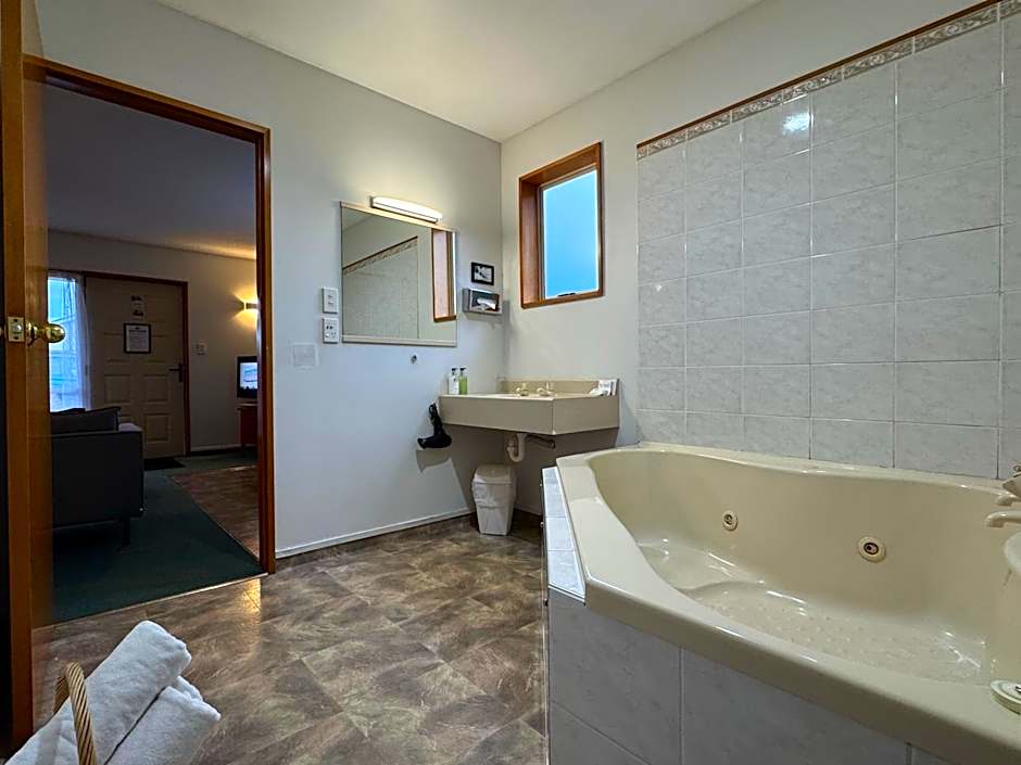 ASURE Ambassador Motor Lodge