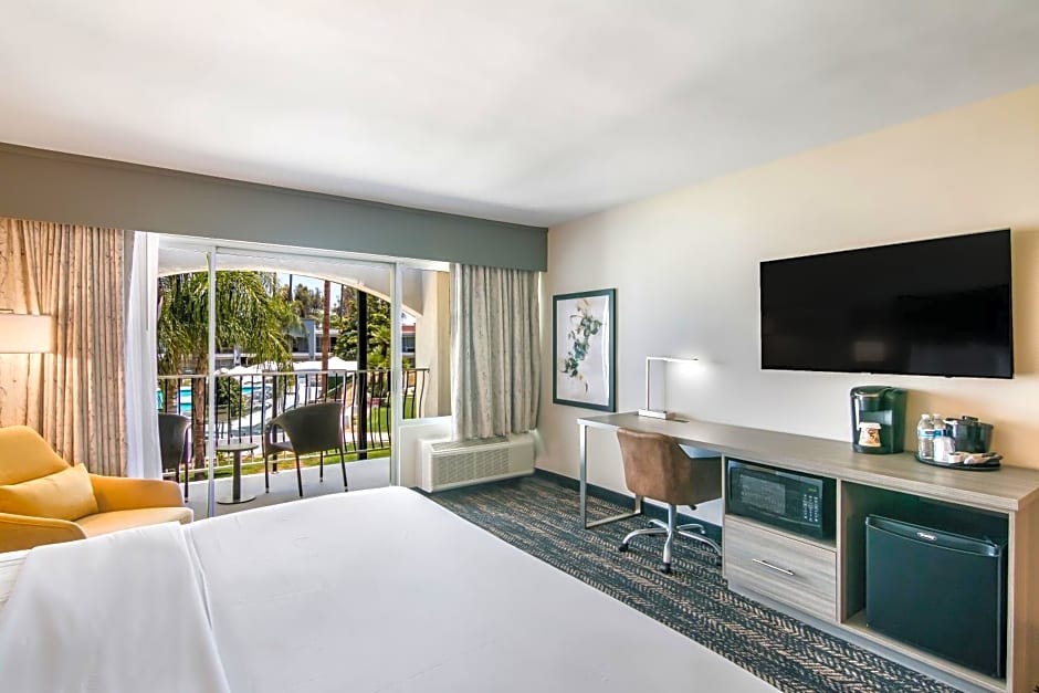 Hourglass Hotel, Ascend Hotel Collection