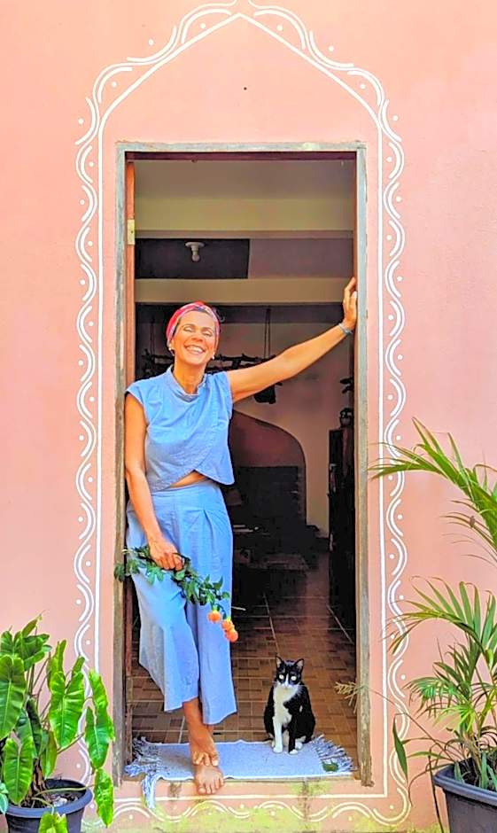 Casa das Irmãs - Só Mulheres - Women Only