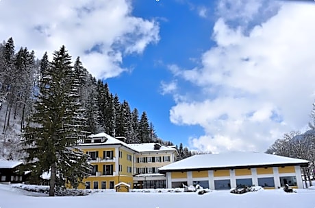Chalet by Hotel Bad Serneus