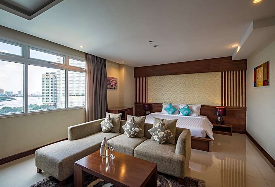 Photo 1 of 11 of Suite