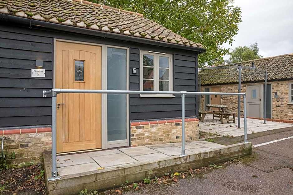 TWIN Deluxe Disabled Access and Wet Room with Courtyard View - Newton