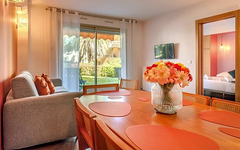 Les 15 Pins & La Mer -Your green getaway near sea & beach