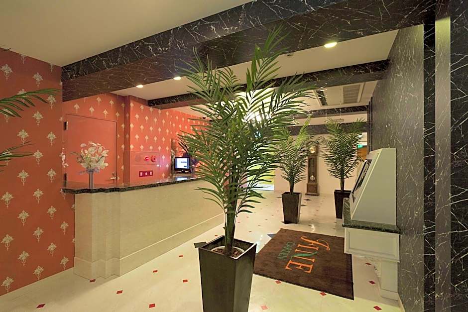 Hotel Fine Garden Suzuka - Free Parking