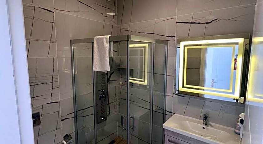 Life Point Hotel