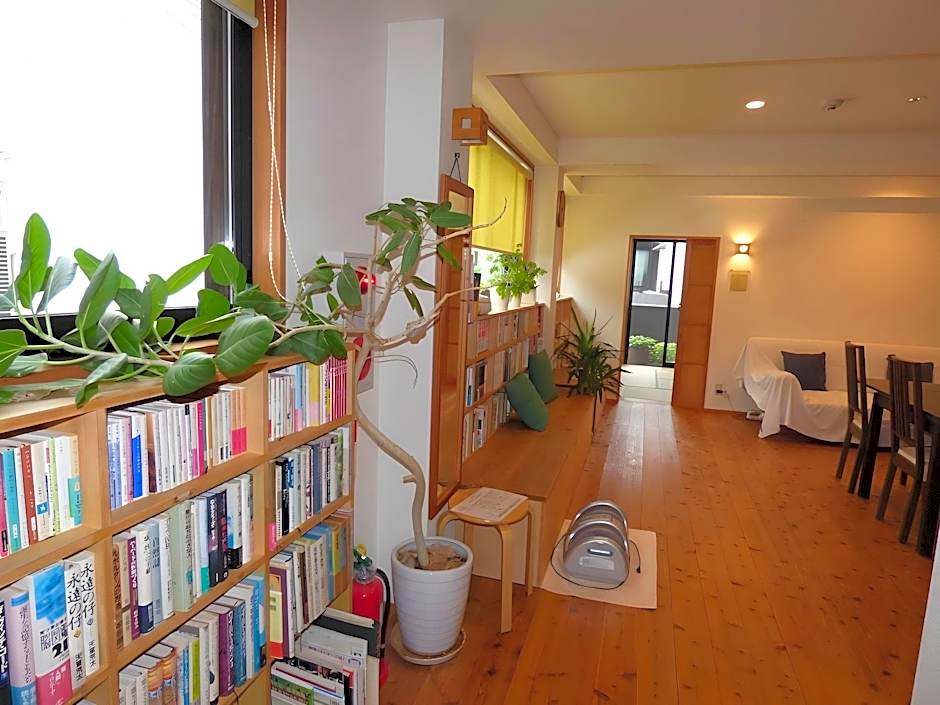 Guesthouse Hyakumanben Cross