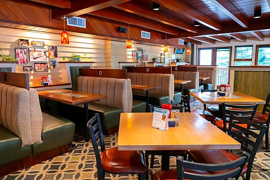 Fox Hotel And Suites