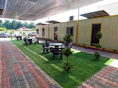 OYO 44099 Tt Dorf Hotel