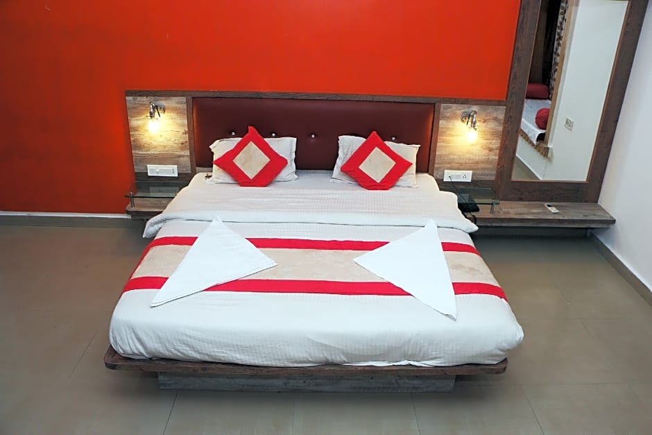 Hotel Marina Mahal