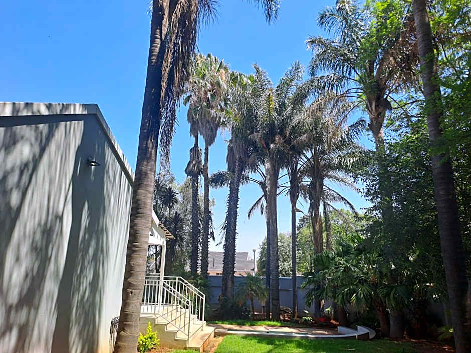 8 on Acacia Guesthouse