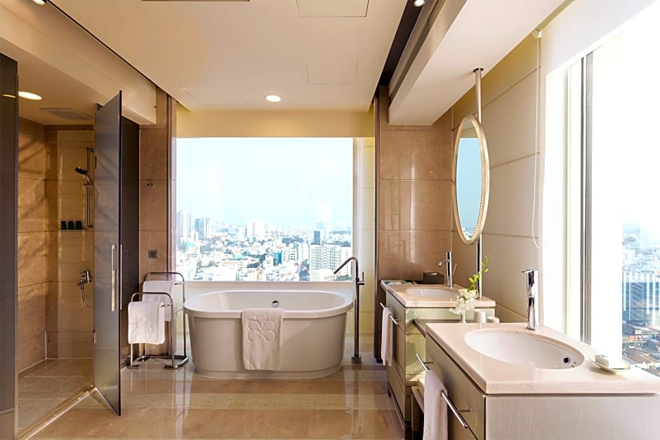 Photo 1 of 3 of Executive 1 King Bed Suite