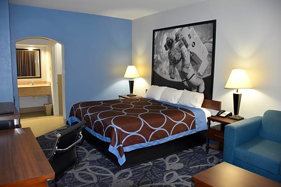 Super 8 by Wyndham Houston Hobby Airport South