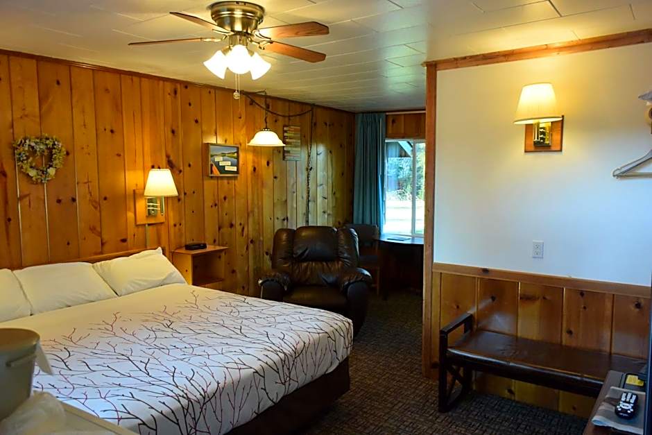 Park Motel and Cabins