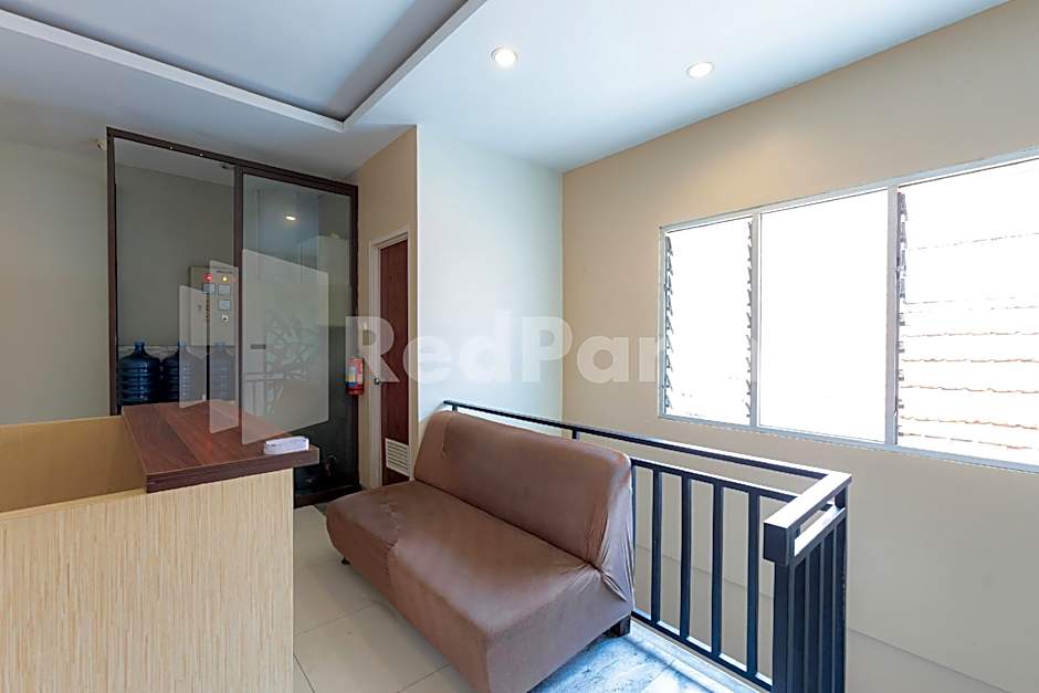 Ichiza Room RedPartner