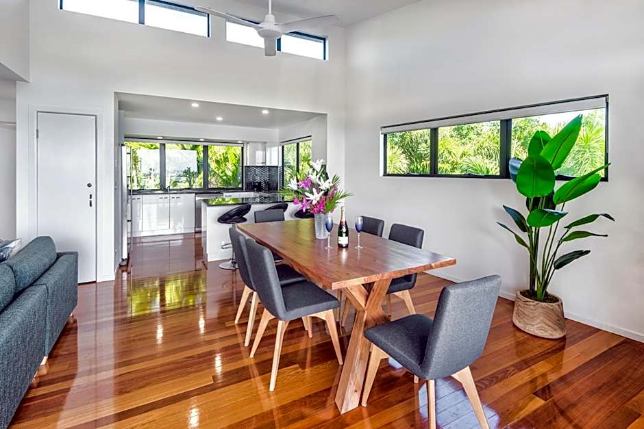 Pinnacle Apartments on Hamilton Island by HIHA