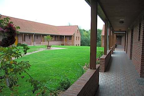 Hôtel Les Charmilles de Mormal