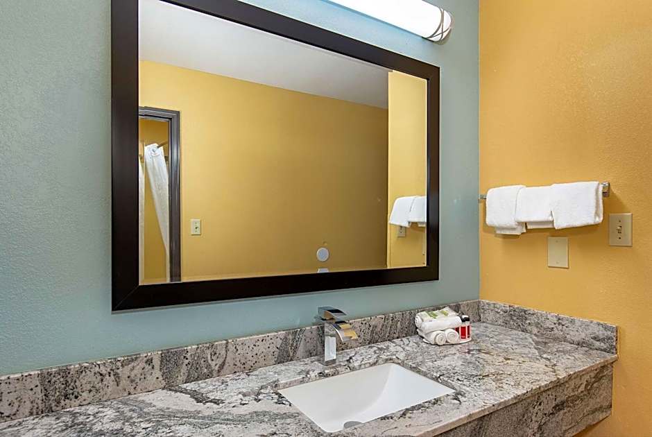 Super 8 by Wyndham Eddyville/Kuttawa