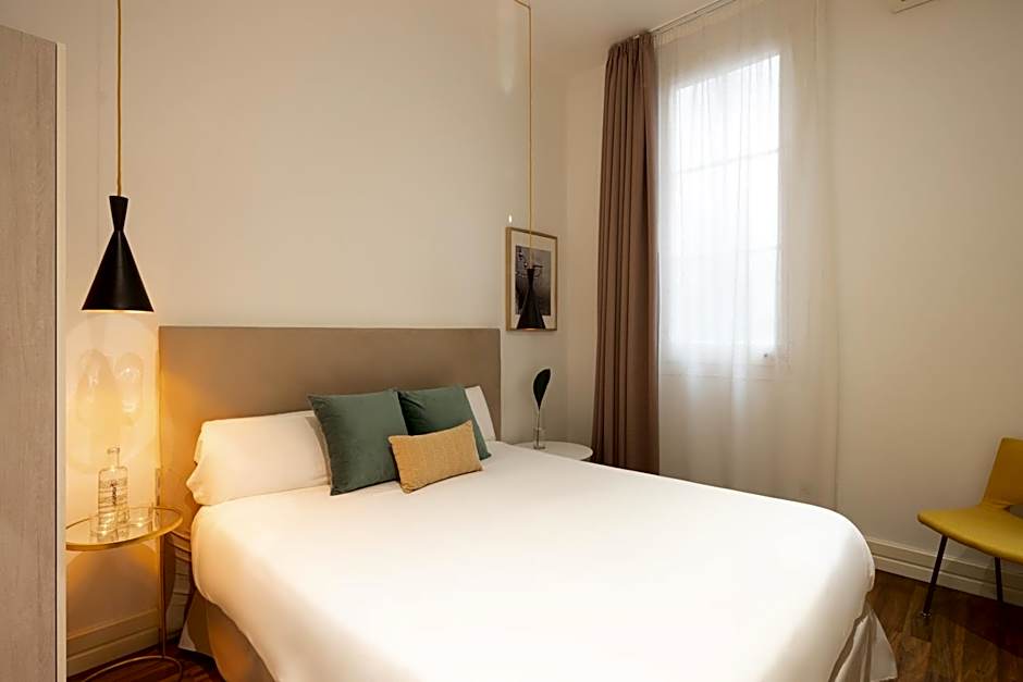 Photo 1 of 8 of Small Double Room