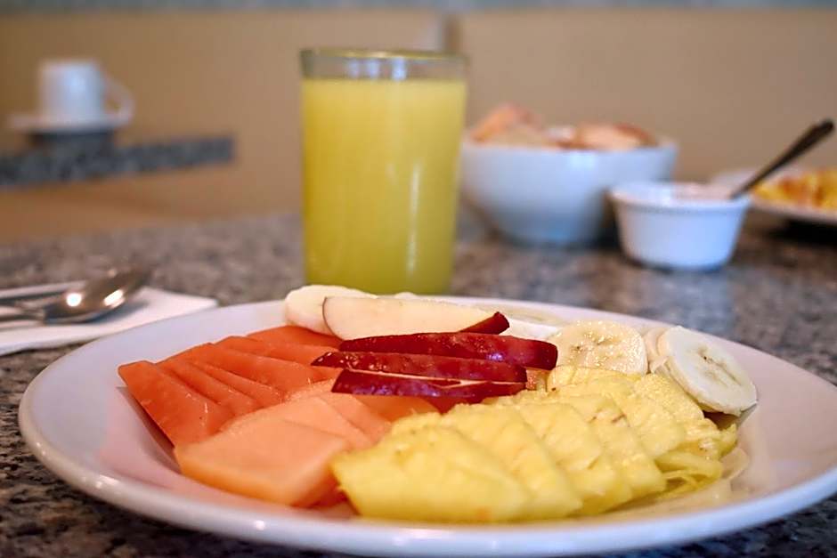 Country Hotel & Suites