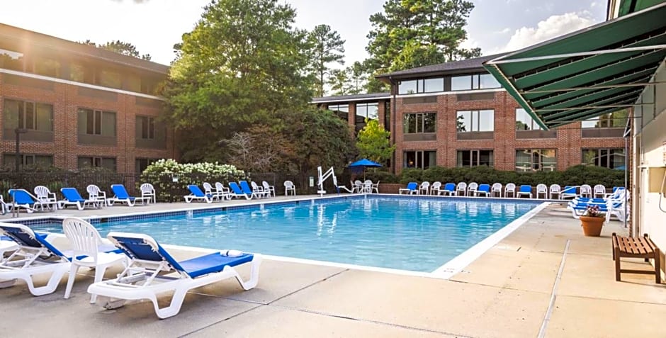 Williamsburg Woodlands Hotel & Suites, an official Colonial Williamsburg Hotel