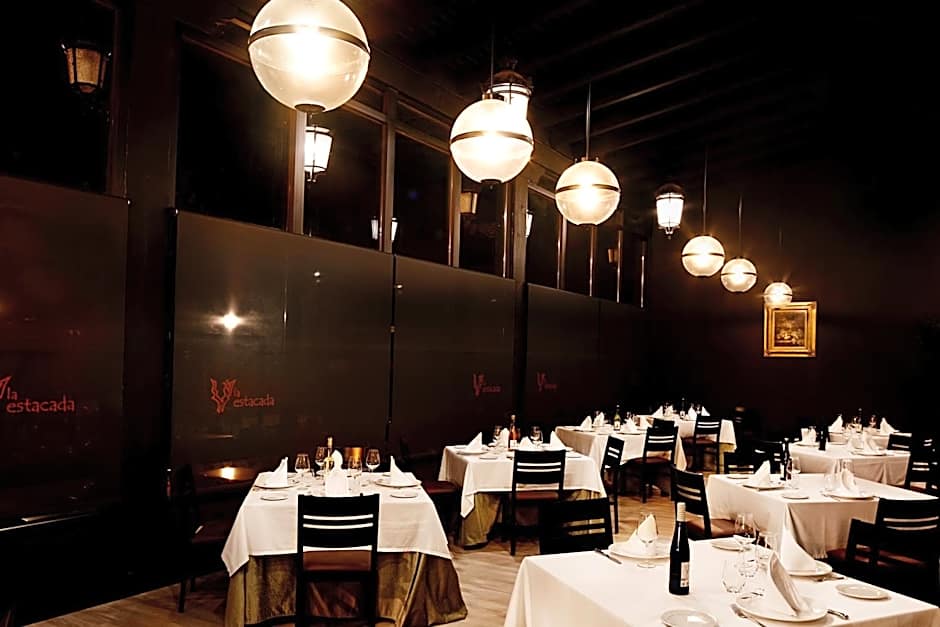 Complejo Enoturístico Finca La Estacada