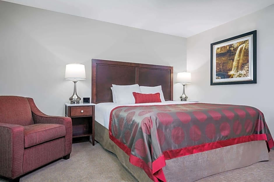 Ramada by Wyndham Minneapolis Golden Valley