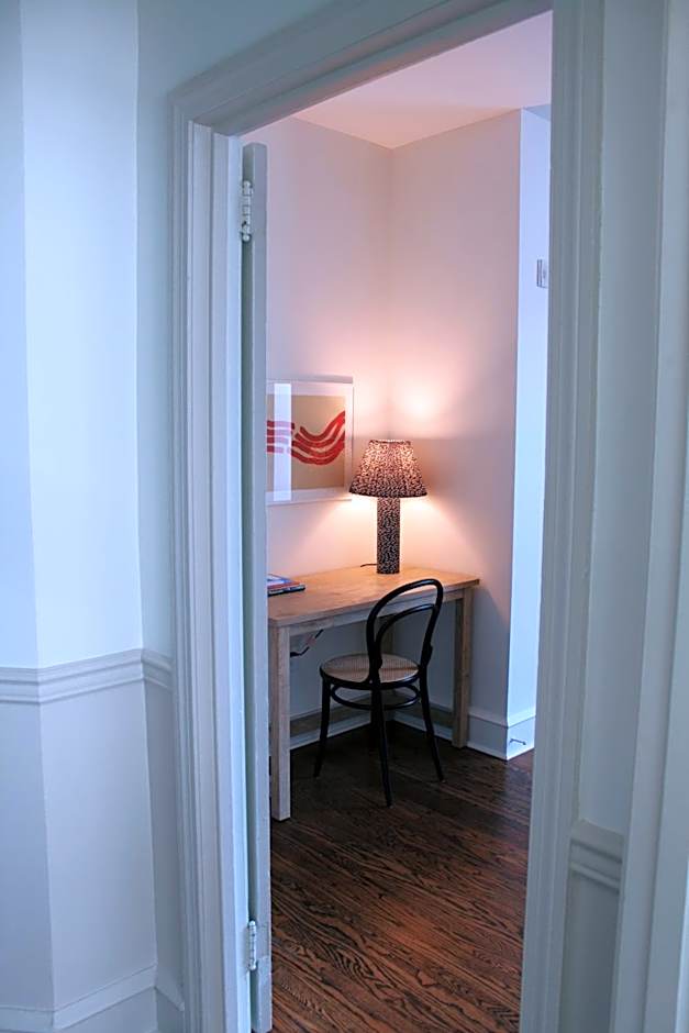 Stay Rafa At 2000 Spruce