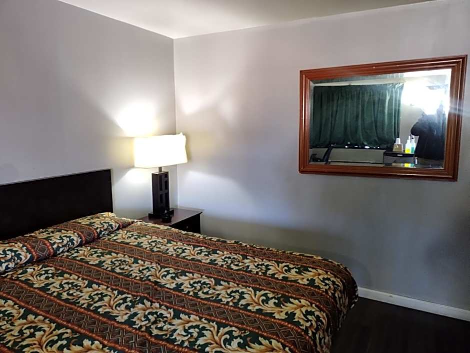 Budget Inn and Suites Mount Ephraim
