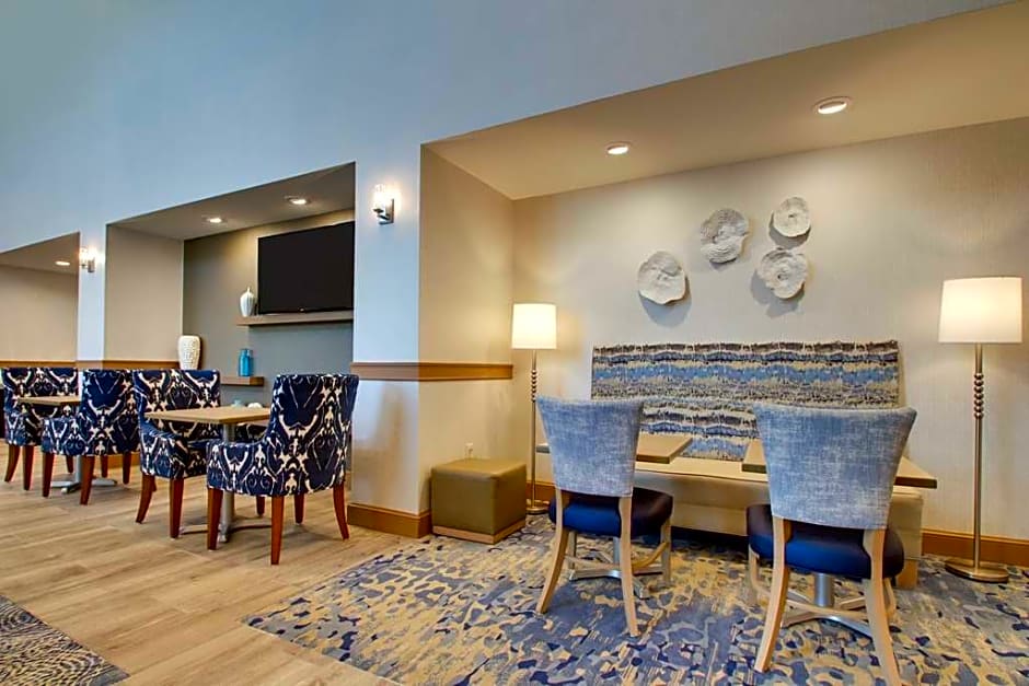 Hampton Inn by Hilton Sneads Ferry North Topsail Beach