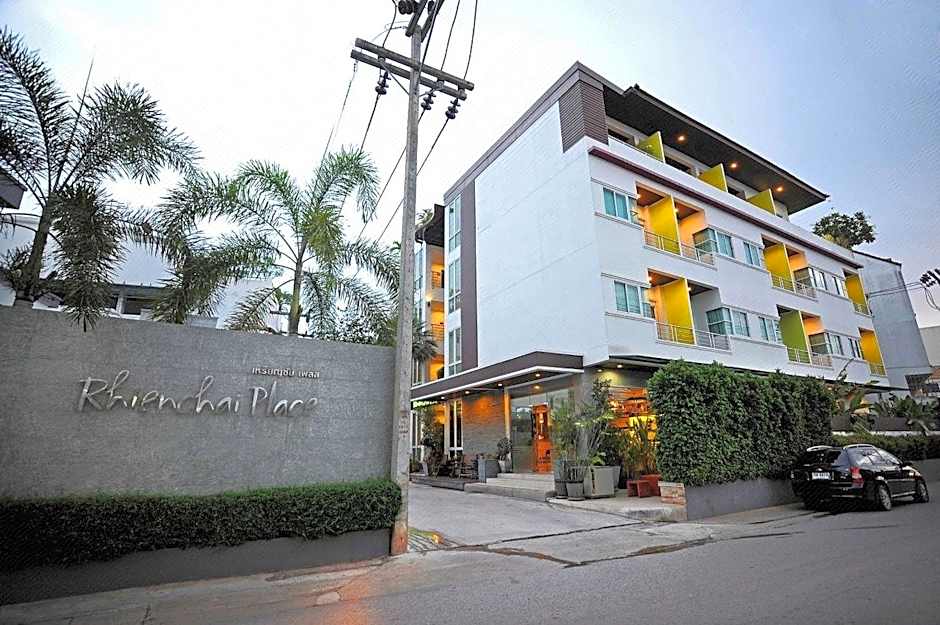 Rhienchai Place Hotel